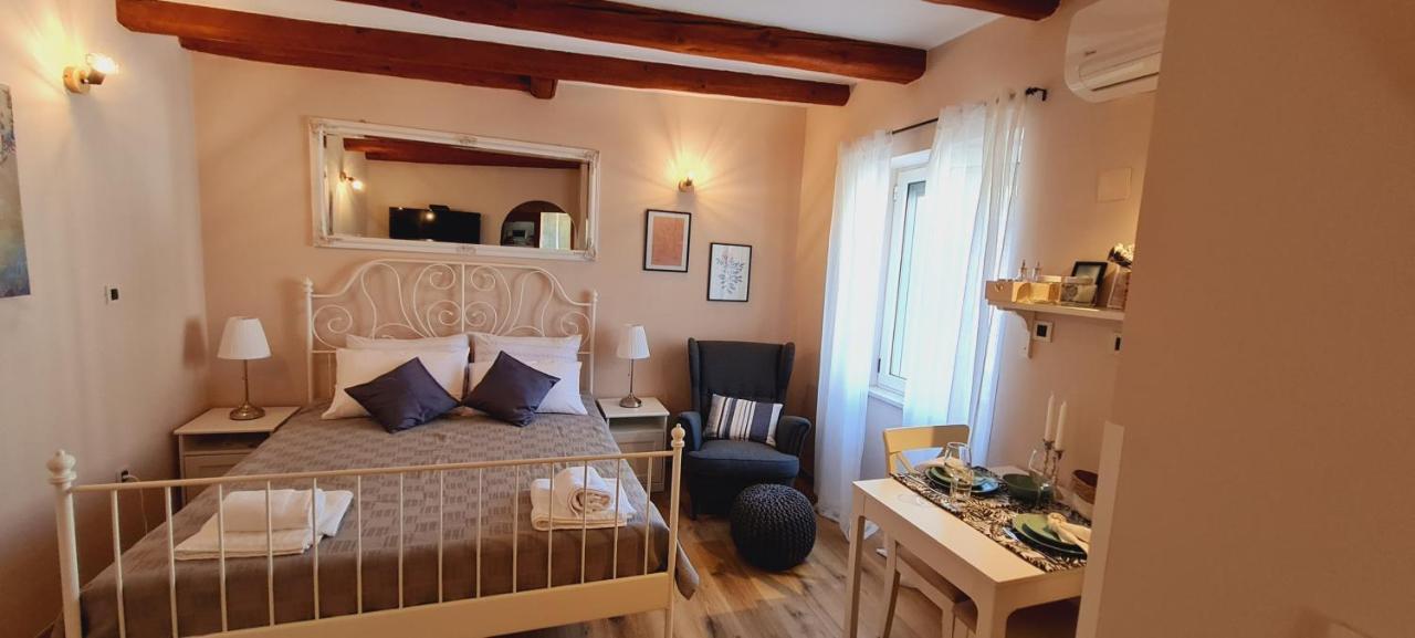 Studio Apartments Malu Pula Exterior photo